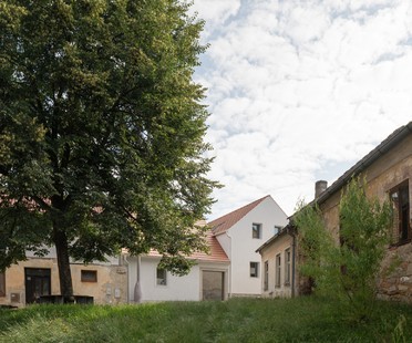 Atelier 111 signe la Maison Kozina à Trhové Sviny en République tchèque
