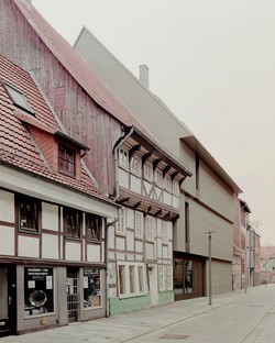 Atelier ST signe une Kunsthaus dans le nouveau quartier des arts de Göttingen
