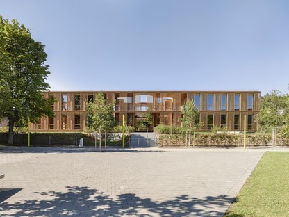 Büro B Architekten signe la crèche du complexe scolaire Rain à Ittigen
