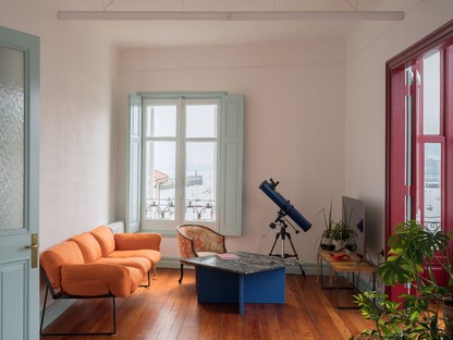 Acha et Zaballa rénovent la maison moderniste « Joyous » en Espagne
