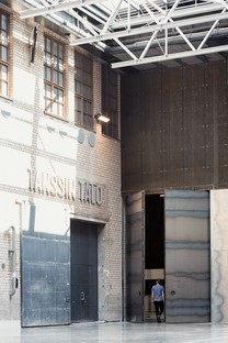 JKMM-ILO signe une maison de la danse dans une ancienne usine de câbles d’Helsinki
