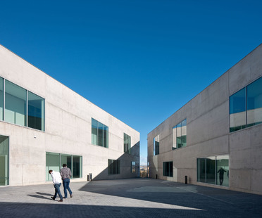 Taller Bàsico de Arquitectura: Faculté de médecine à Saragosse 
