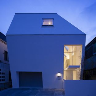 Katsuma Tai: une maison comme une coque de protection à Tokyo
