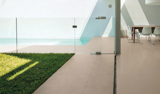 Less is more : des environnements minimalistes avec des surfaces en grès
