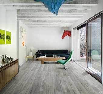 De nouveaux espaces domestiques avec les surfaces Ariostea effet bois
