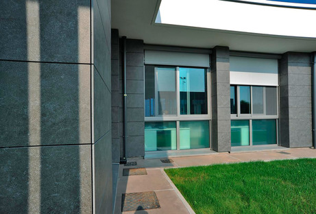 Façades ventilées Ariostea : avantages et qualité esthétique pour les grandes surfaces extérieures
