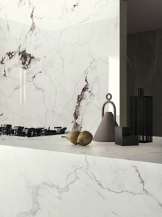 Les céramiques techniques effet marbres blancs d’Ariostea : des produits parfaits pour les meubles et les revêtements 
