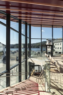 Le centre culturel Flekkefjord en bois et en béton armé
