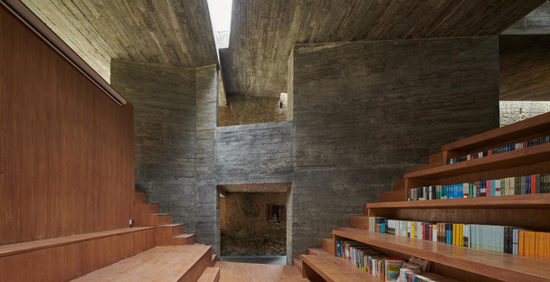 TAO Architects : béton et acier pour la restructuration et la transformation d’une maison en librairie
