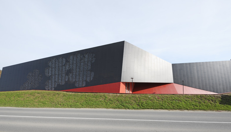 Structure en treillis signée Enota pour le centre sportif de Podčetrtek 
