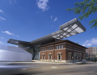 Coop Himmelb(l)au réalise un toit filtrant pour l’Akron Art Museum 
