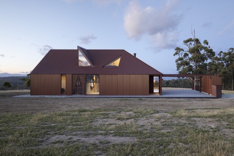 FMD Architects signe une petite villa utilisant de la laine Coopworth comme isolant
