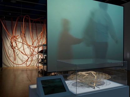 Sommes-nous au cœur d’un réseau ou d’un filet ? Les créatifs du Centre Pompidou apportent leur réponse.
