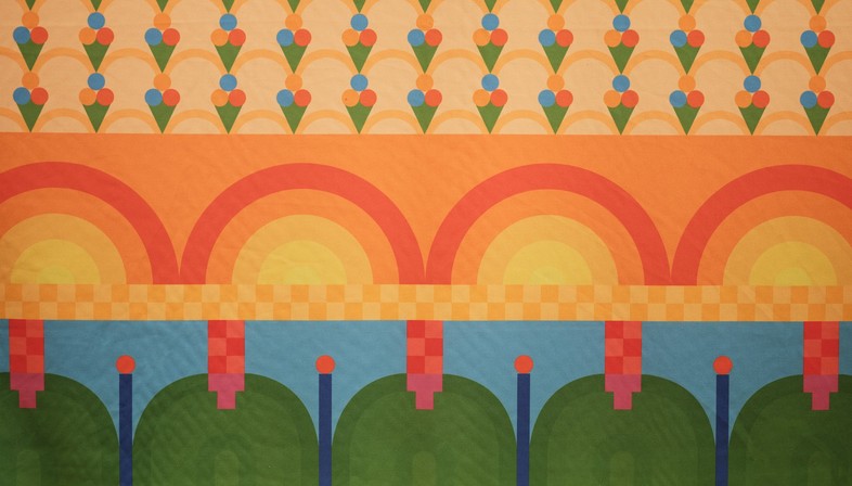 Un design qui rassemble : les métaphores colorées de Yinka Ilori
